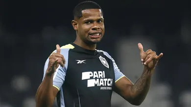 Como J&uacute;nior Santos surpreendeu e pode voltar ao Botafogo antes do previsto