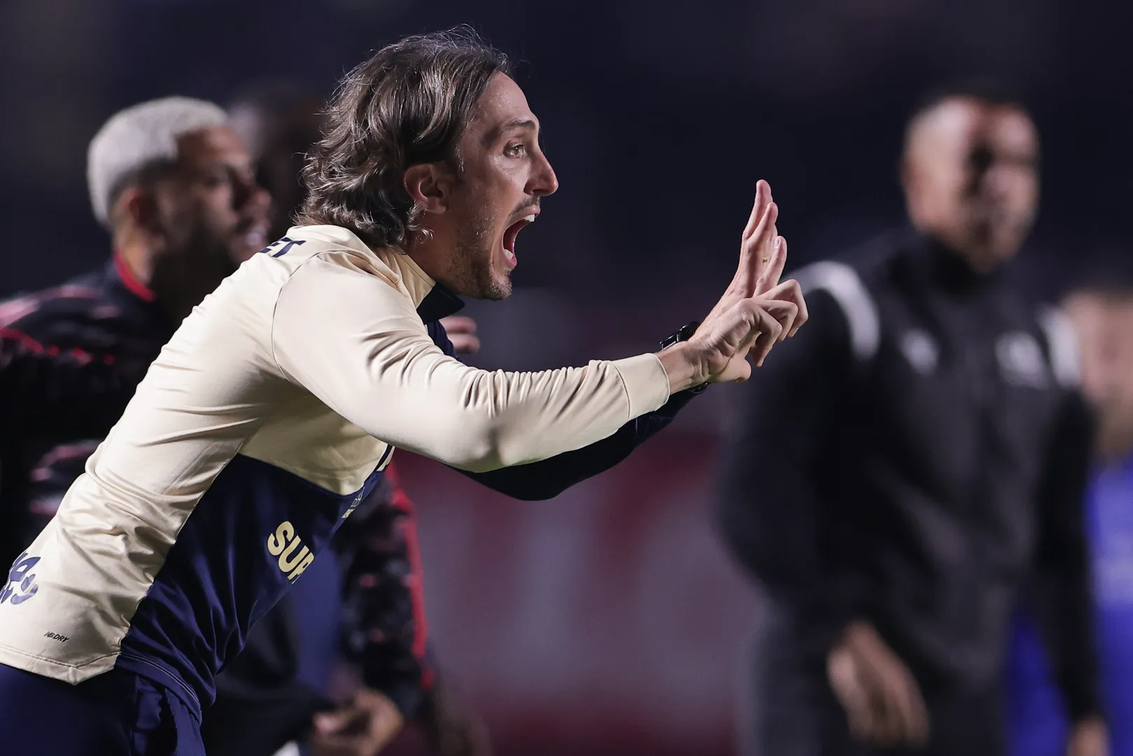 Zubeld&iacute;a comanda o S&atilde;o Paulo contra o Gr&ecirc;mio