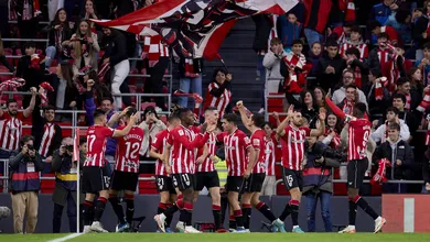 Nico Williams marca gola&ccedil;o, Athletic Bilbao vence duelo de estrat&eacute;gias contra Atl&eacute;tico de Madrid e encosta no G4