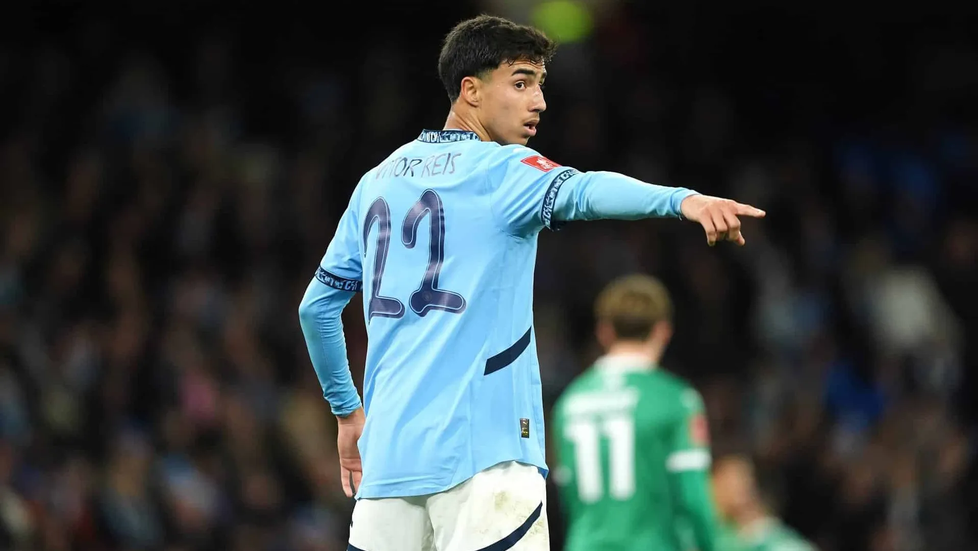 Vitor Reis em a&ccedil;&atilde;o na partida entre Manchester City e Plymouth pela Copa da Inglaterra