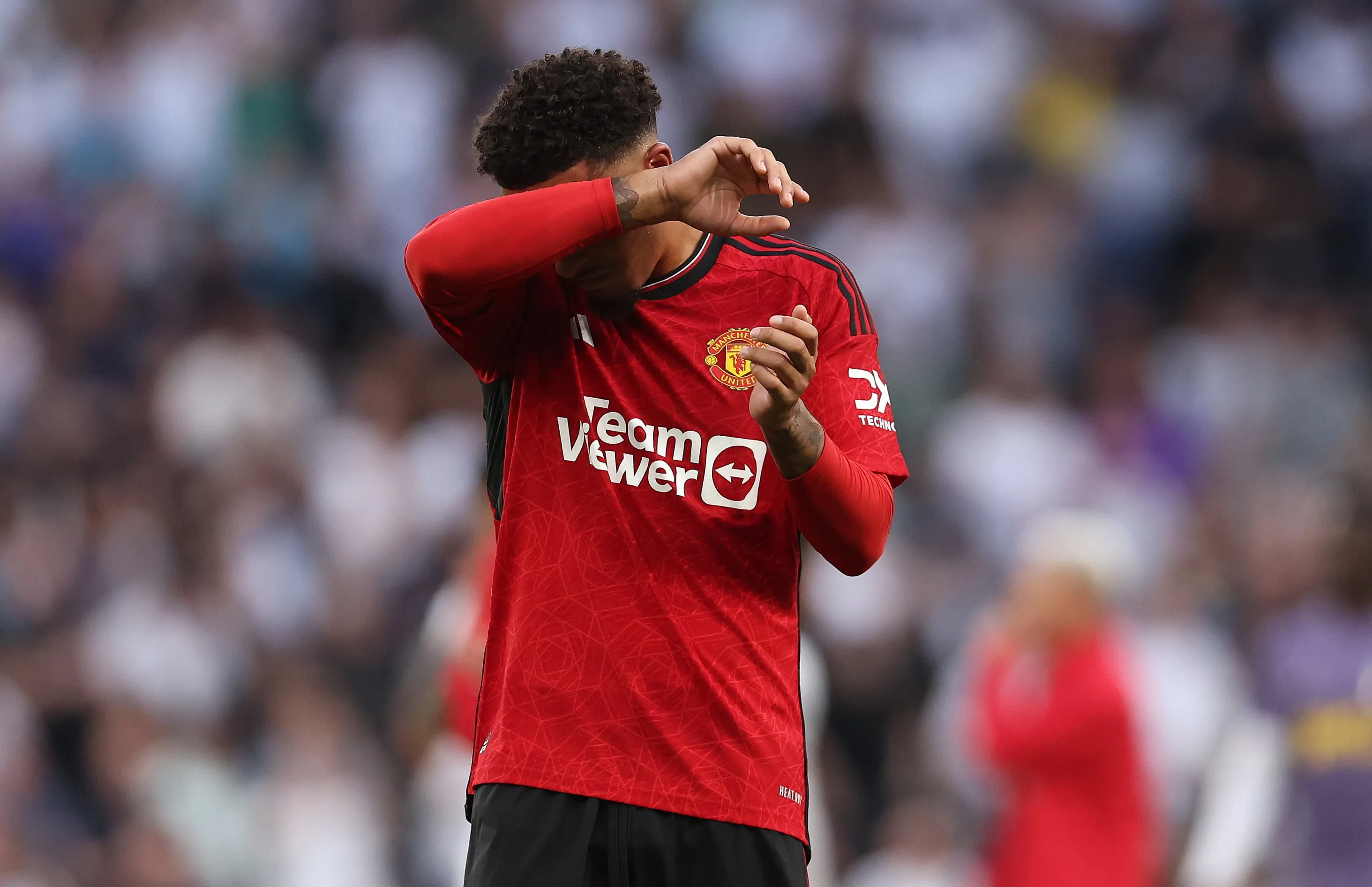Manchester United precisa desovar Sancho e v&ecirc; em troca por Raphinha a situa&ccedil;&atilde;o perfeita