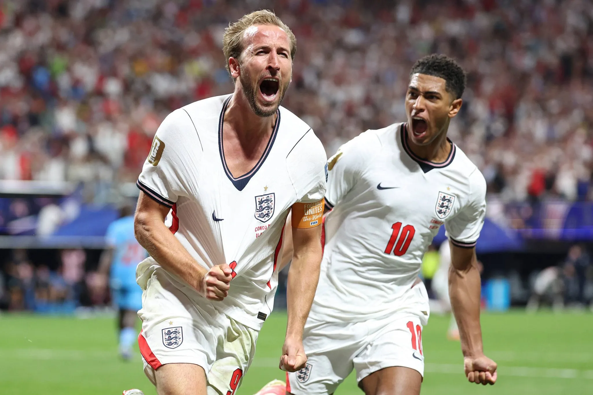 Kane e Bellingham celebram gol da Inglaterra