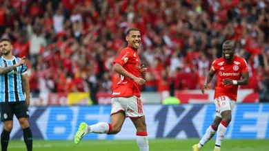 Alan Patrick desfilou diante de um Gr&ecirc;mio que cedeu generosos espa&ccedil;os em vit&oacute;ria do Internacional