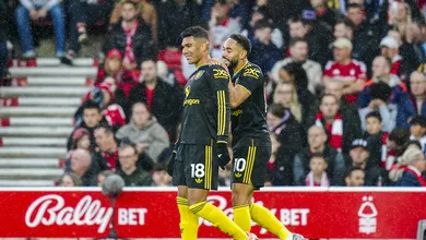 Casemiro marca e United &eacute; salvo por gola&ccedil;o contra Forest com ex-Botafogo mal e brasileiro lesionado