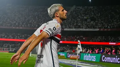Calleri entra para hist&oacute;ria em fim de ano decisivo e vai at&eacute; o limite no sacrif&iacute;cio pelo S&atilde;o Paulo