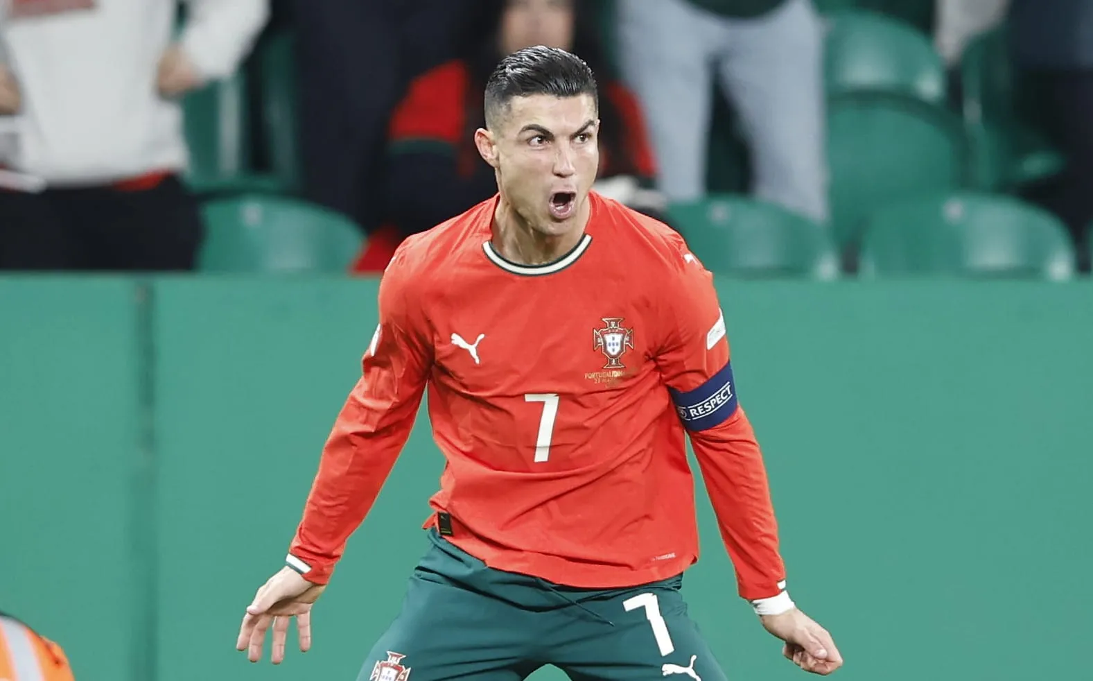 Cristiano Ronaldo cumpre profecia, ex-Barcelona brilha e Portugal conquista vaga na semi