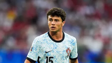 Por que a chegada de Jo&atilde;o Neves &eacute; uma m&aacute; not&iacute;cia para Gabriel Moscardo no PSG