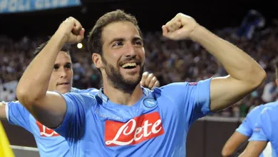 Napoli cresceu para cima do Dortmund e imp&ocirc;s respeito