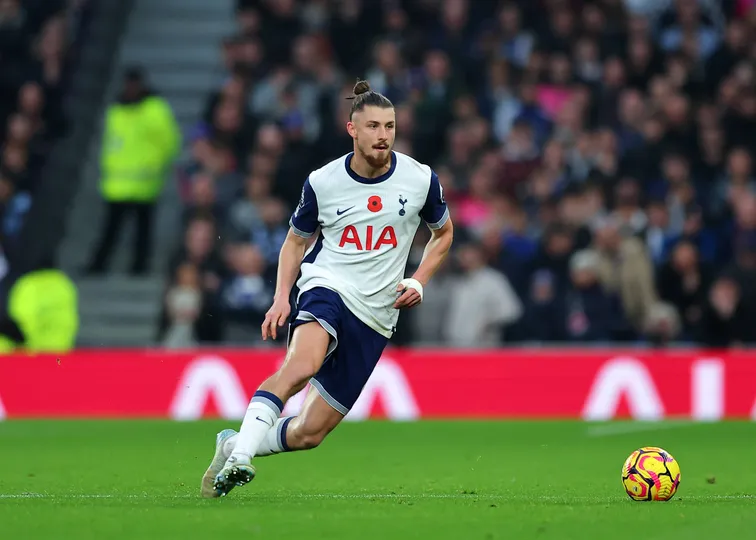 Tottenham descarta sa&iacute;da de Dragusin at&eacute; junho de 2025