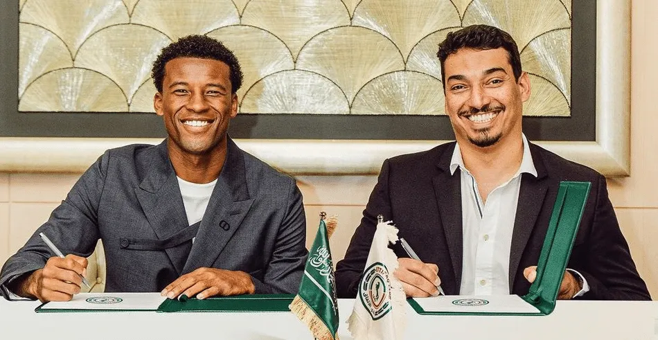 Wijnaldum aumenta a cole&ccedil;&atilde;o de ex-Liverpool no Al-Ettifaq, com Gerrard e Henderson