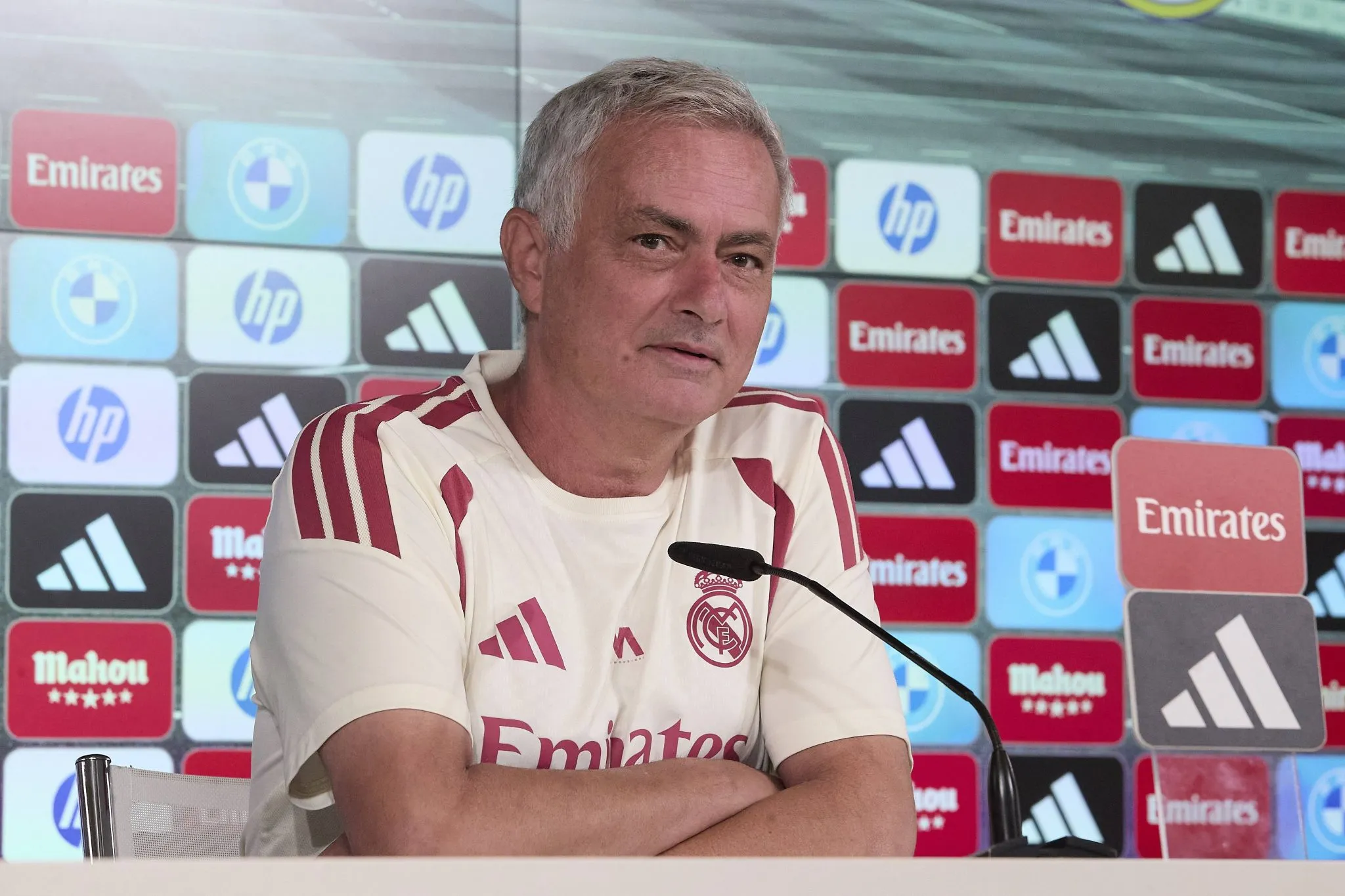 Jos&eacute; Mourinho durante entrevista coletiva