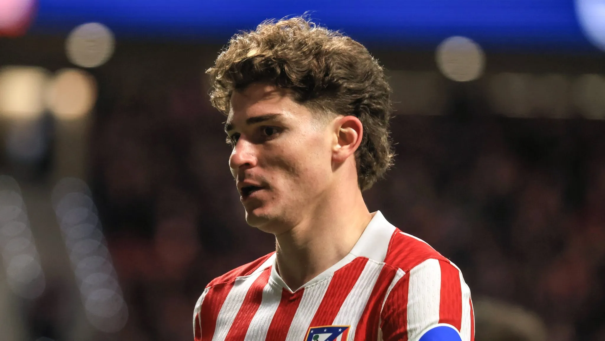 Arsenal tra&ccedil;a estrat&eacute;gia para vencer o Barcelona na corrida por Juli&aacute;n &Aacute;lvarez; entenda