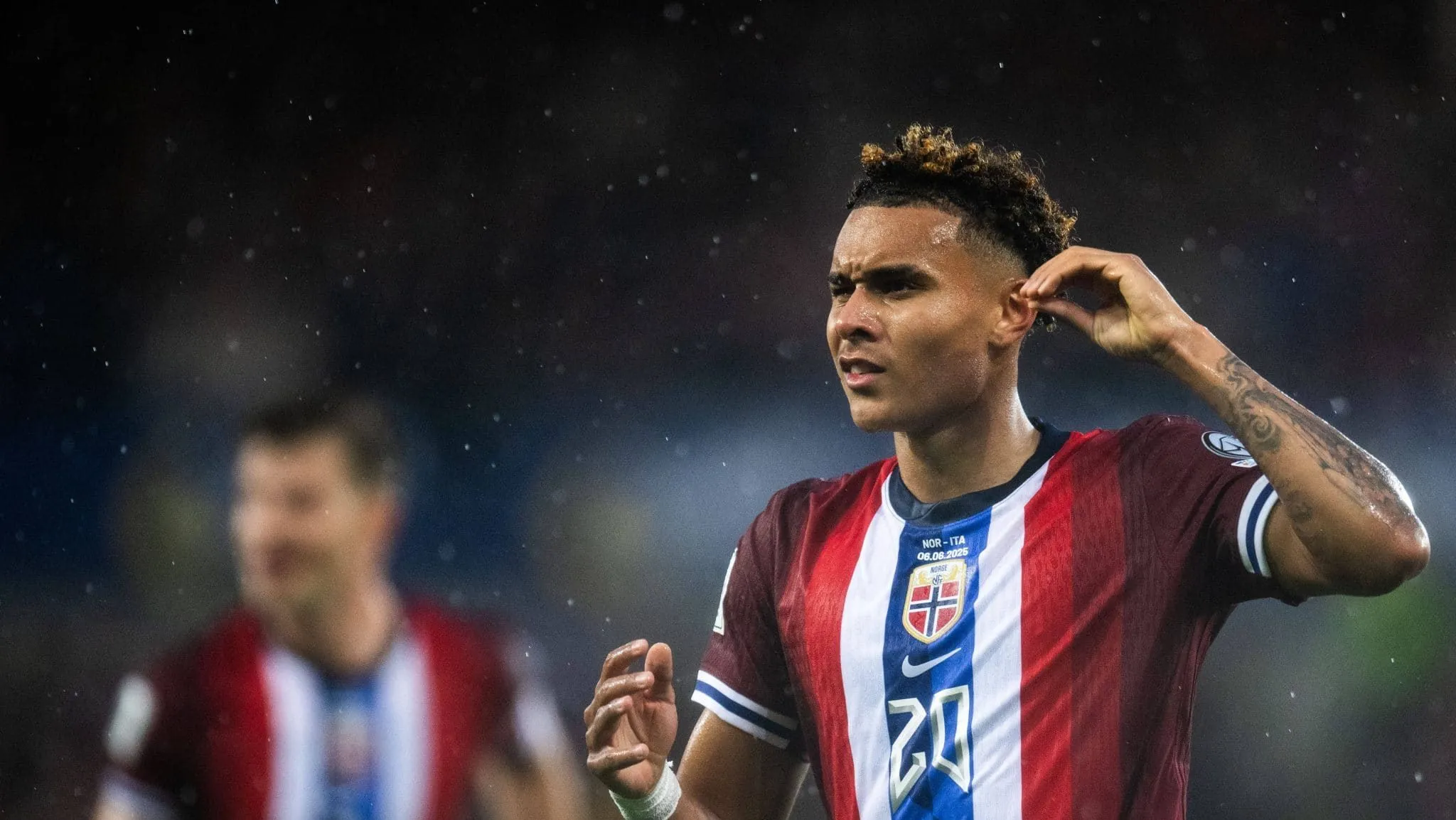 &lsquo;Neymar&rsquo; da Noruega conduz vit&oacute;ria que revive traumas da It&aacute;lia nas Eliminat&oacute;rias