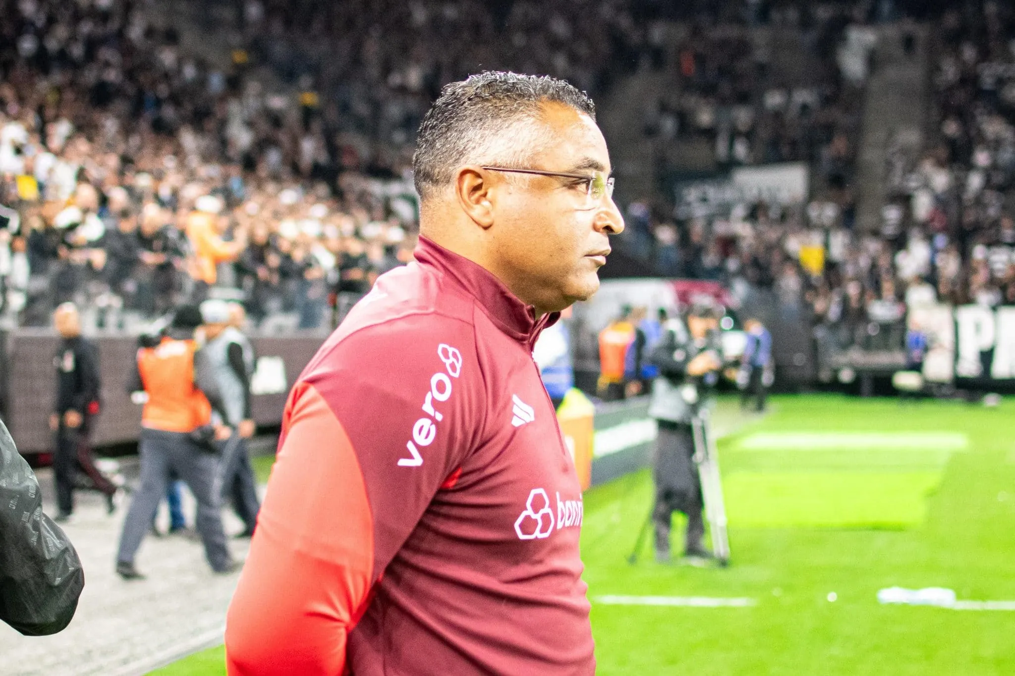Roger explica como &lsquo;largura&rsquo; do Inter gerou dificuldades contra o Corinthians