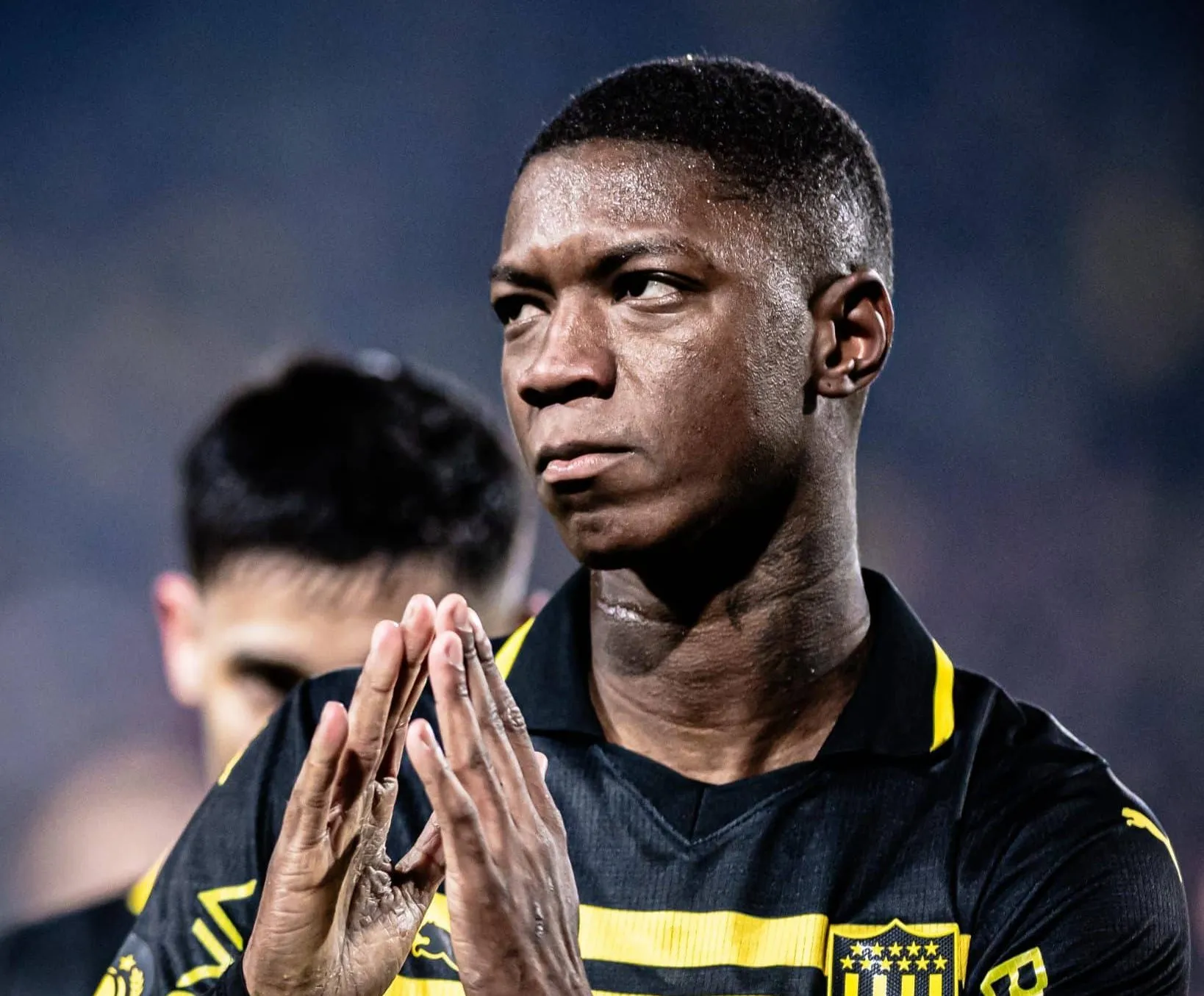 Hoje no Pe&ntilde;arol, ex-Botafogo teve surpresa com futebol uruguaio: &lsquo;No Brasil paix&atilde;o &eacute; imensa, mas aqui&hellip;&rsquo;