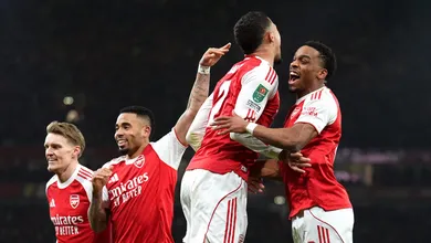 Arsenal avan&ccedil;a no sufoco e conta com ajuda rival em jogo especial para Gabriel Jesus