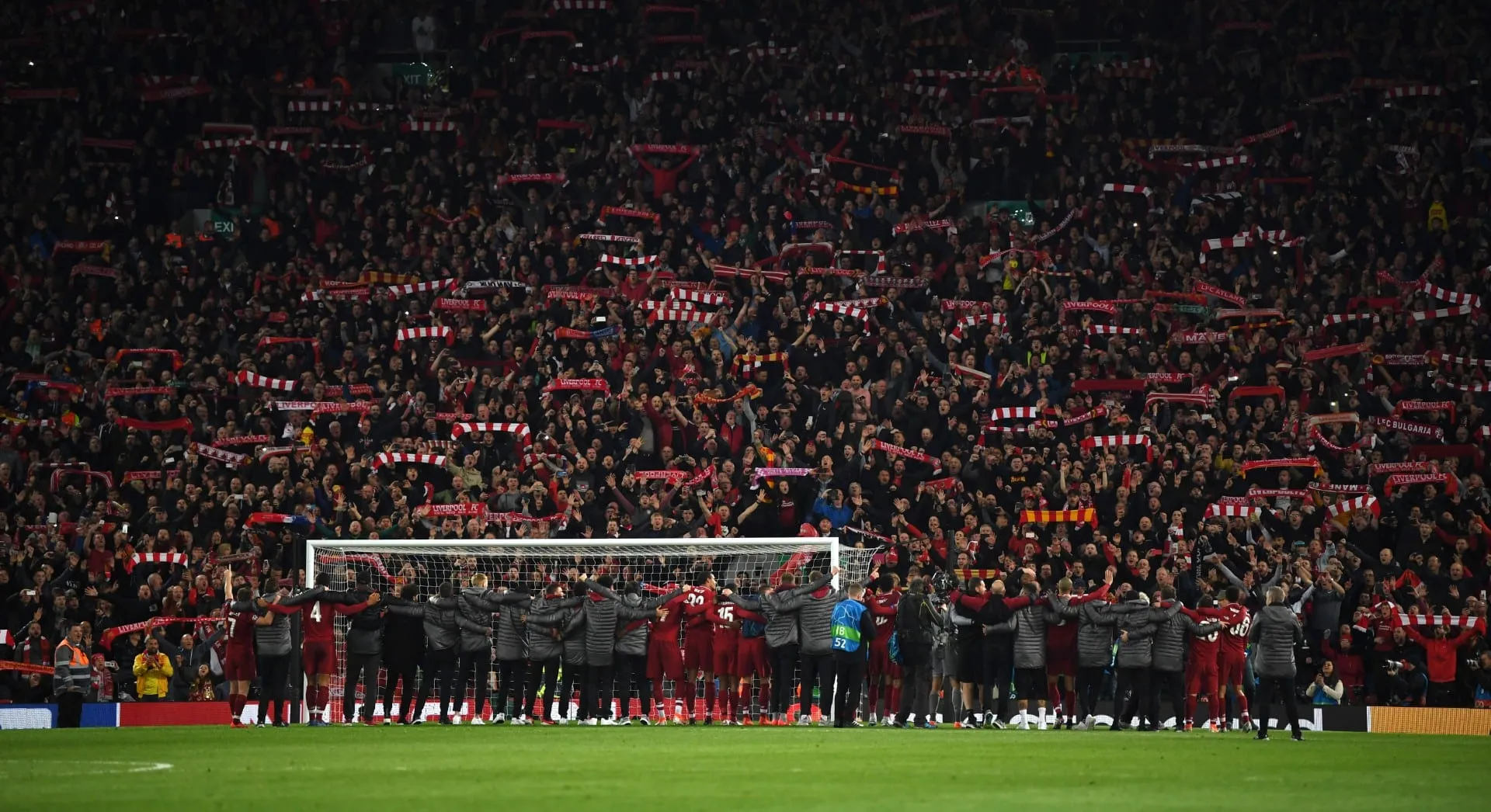 A m&iacute;stica de Anfield se transfigurou na simbiose perfeita entre o Liverpool e sua torcida
