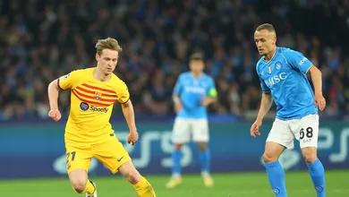 &lsquo;Joga como um carteiro&rsquo;: De Jong recebe cr&iacute;ticas pesadas por atua&ccedil;&otilde;es no Barcelona