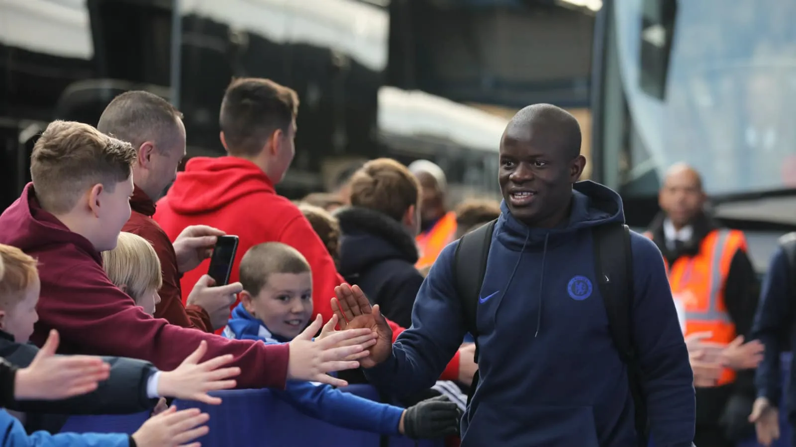 Kant&eacute; sobre sua rela&ccedil;&atilde;o de carinho com os torcedores: &ldquo;Sei o que &eacute; estar do outro lado, como espectador&rdquo;