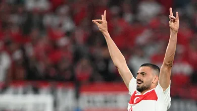 Zagueiro da Turquia recebe puni&ccedil;&atilde;o pesada por gesto ligado &agrave; extrema-direita na Eurocopa