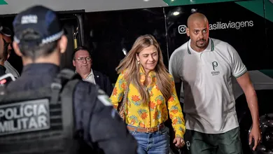 Leila Pereira &eacute; xingada por torcedores do Palmeiras em Buenos Aires por pol&ecirc;mica de ingressos