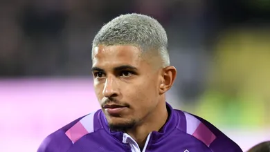 A ca&oacute;tica Fiorentina lida com fracassos em campo e amea&ccedil;as graves fora dele