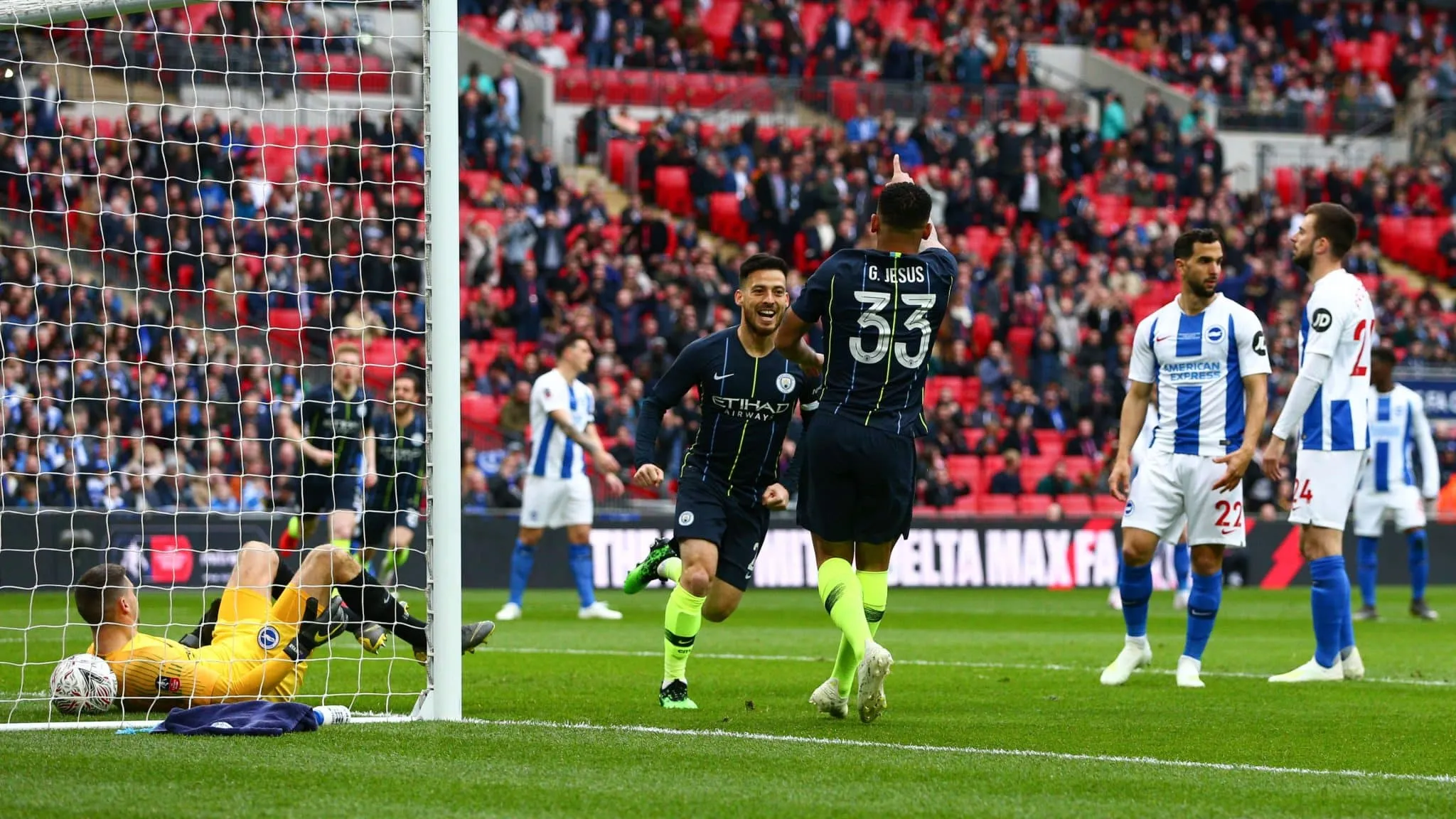 S&oacute; Jesus salva: Man City vai &agrave; segunda final de Copa com gol solit&aacute;rio e sonho do qu&aacute;druplo