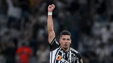 O Atl&eacute;tico Mineiro teve que virar, mas buscou vit&oacute;ria vital &ndash; com Paulinho arrebentando novamente
