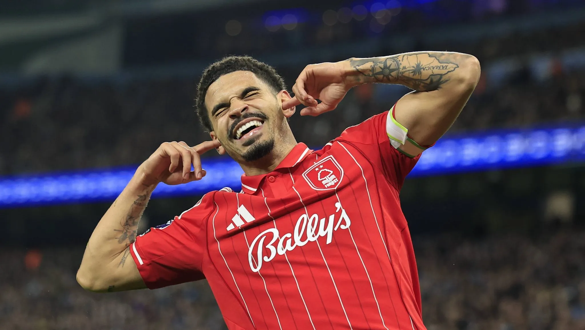 Gibbs-White comemora gol do Nottingham Forest