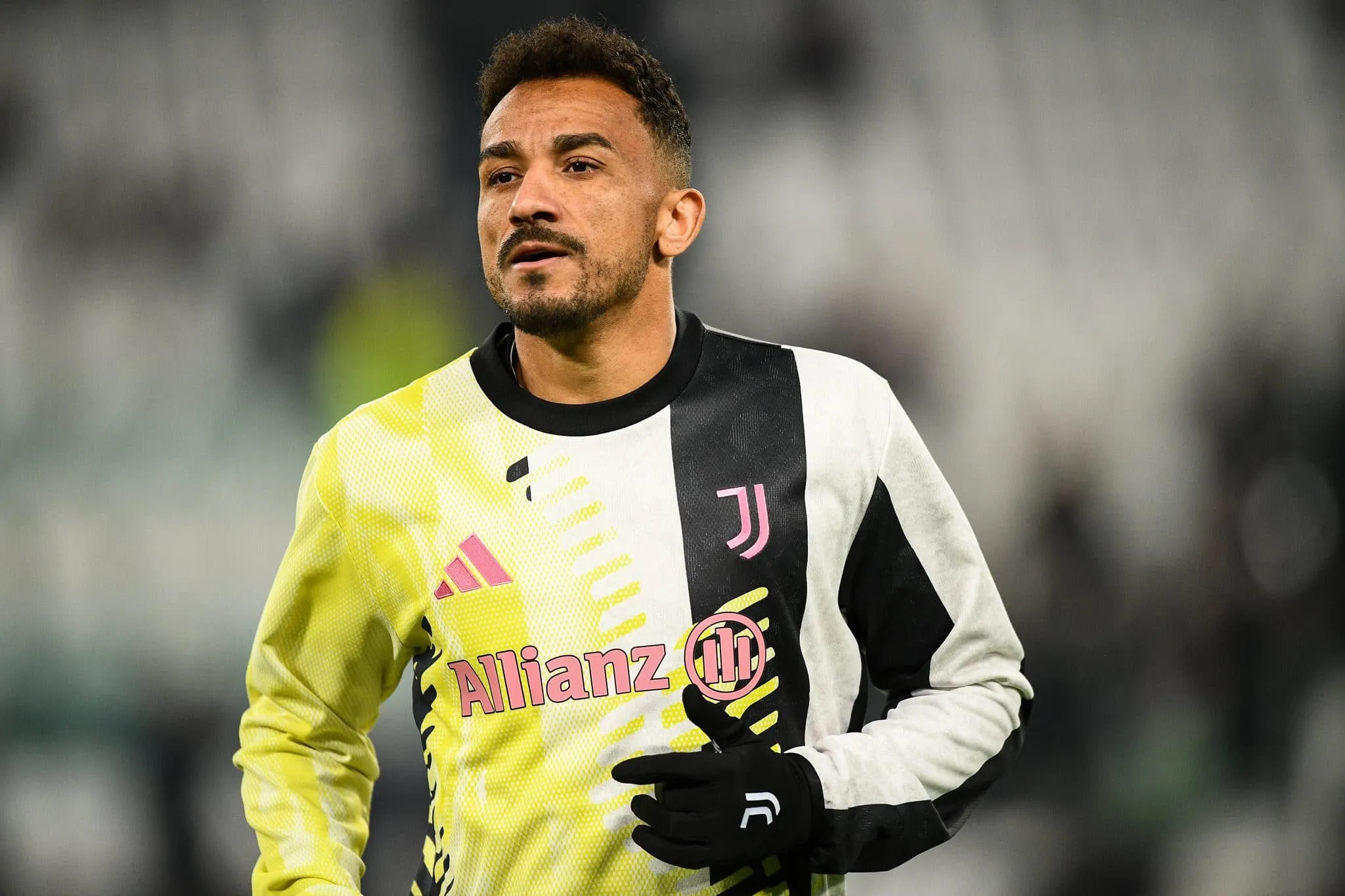 Juventus define substituto para Danilo e aposta em zagueiro do United