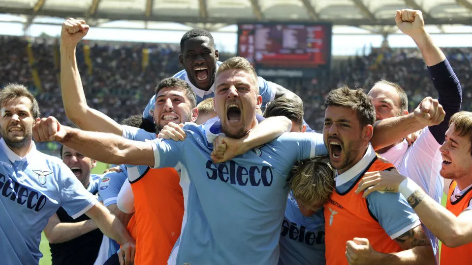 Com justi&ccedil;a: Lazio manda no cl&aacute;ssico outra vez e almo&ccedil;a a Roma no Ol&iacute;mpico