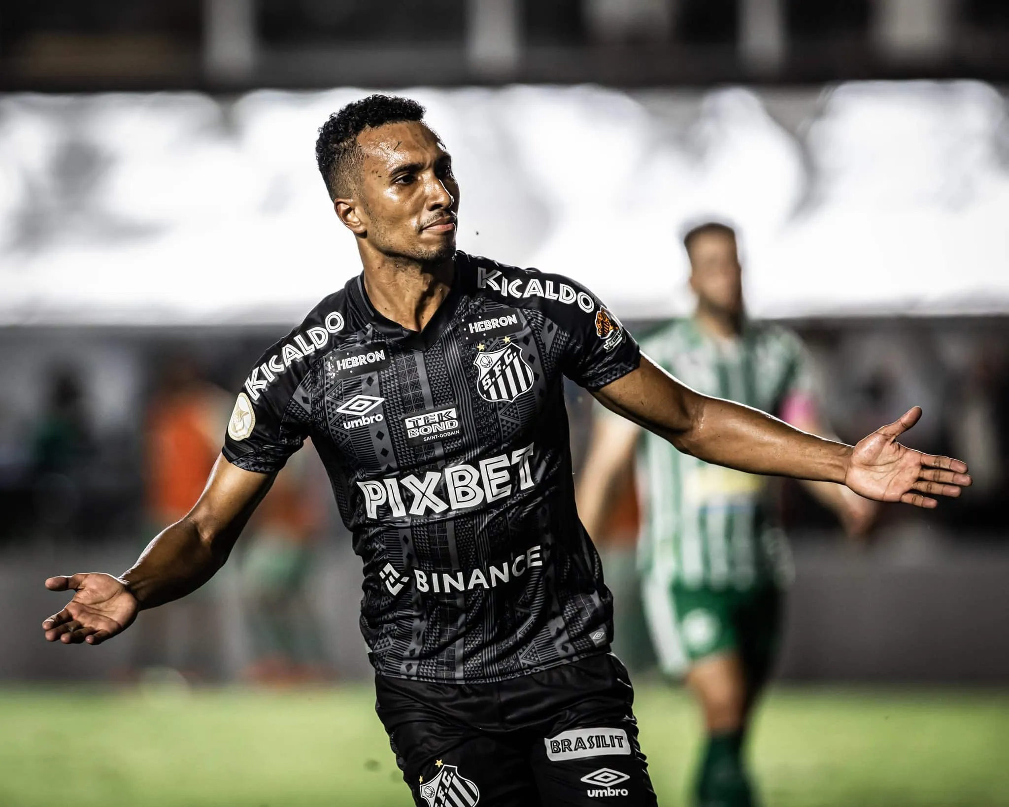 Lucas Braga deve ser emprestado pelo Santos ao Jap&atilde;o como forma de diminuir folha salarial para S&eacute;rie B