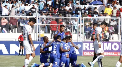Meia do Binacional faleceu dias antes da final do Peruano e a vit&oacute;ria sobre o Alianza foi repleta de emo&ccedil;&atilde;o