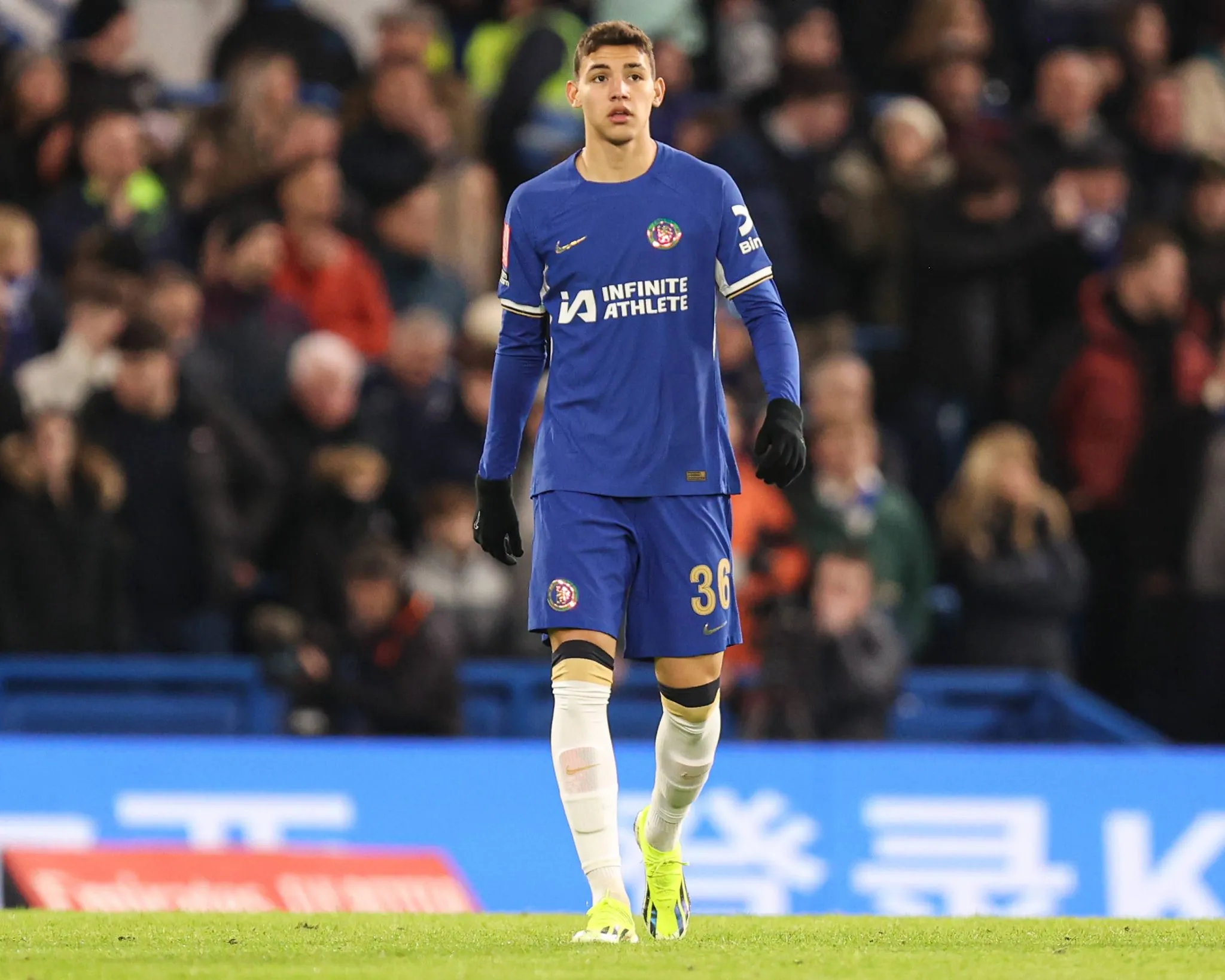 Deivid Washington em campo no Chelsea