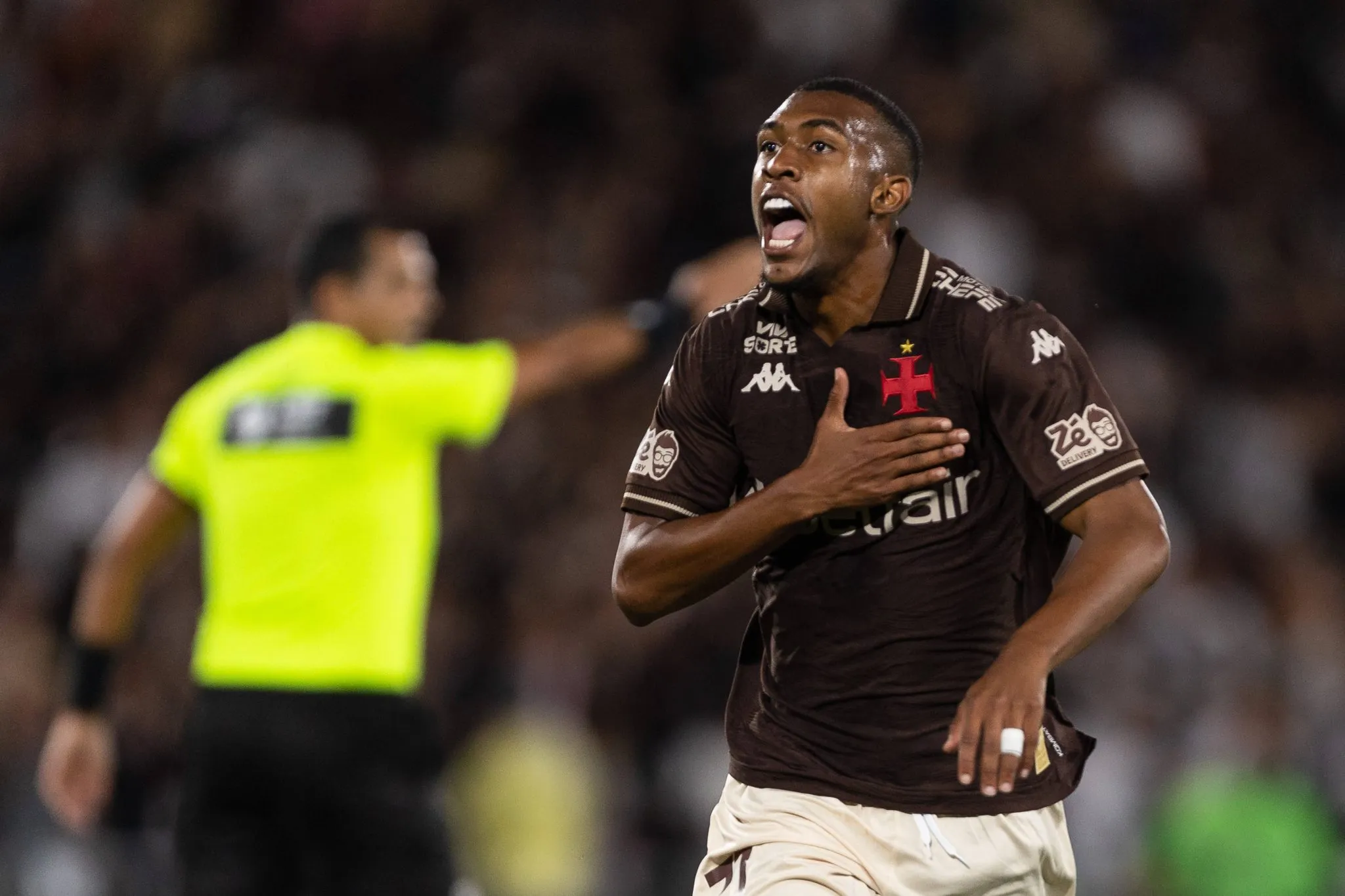 Cl&aacute;ssico d&aacute; certezas ao Vasco e deixa d&uacute;vidas para o futuro do Fluminense