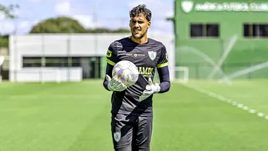 Ap&oacute;s tentativa de vaquinha, Am&eacute;rica-MG define se goleiro jogar&aacute; contra o Atl&eacute;tico-MG