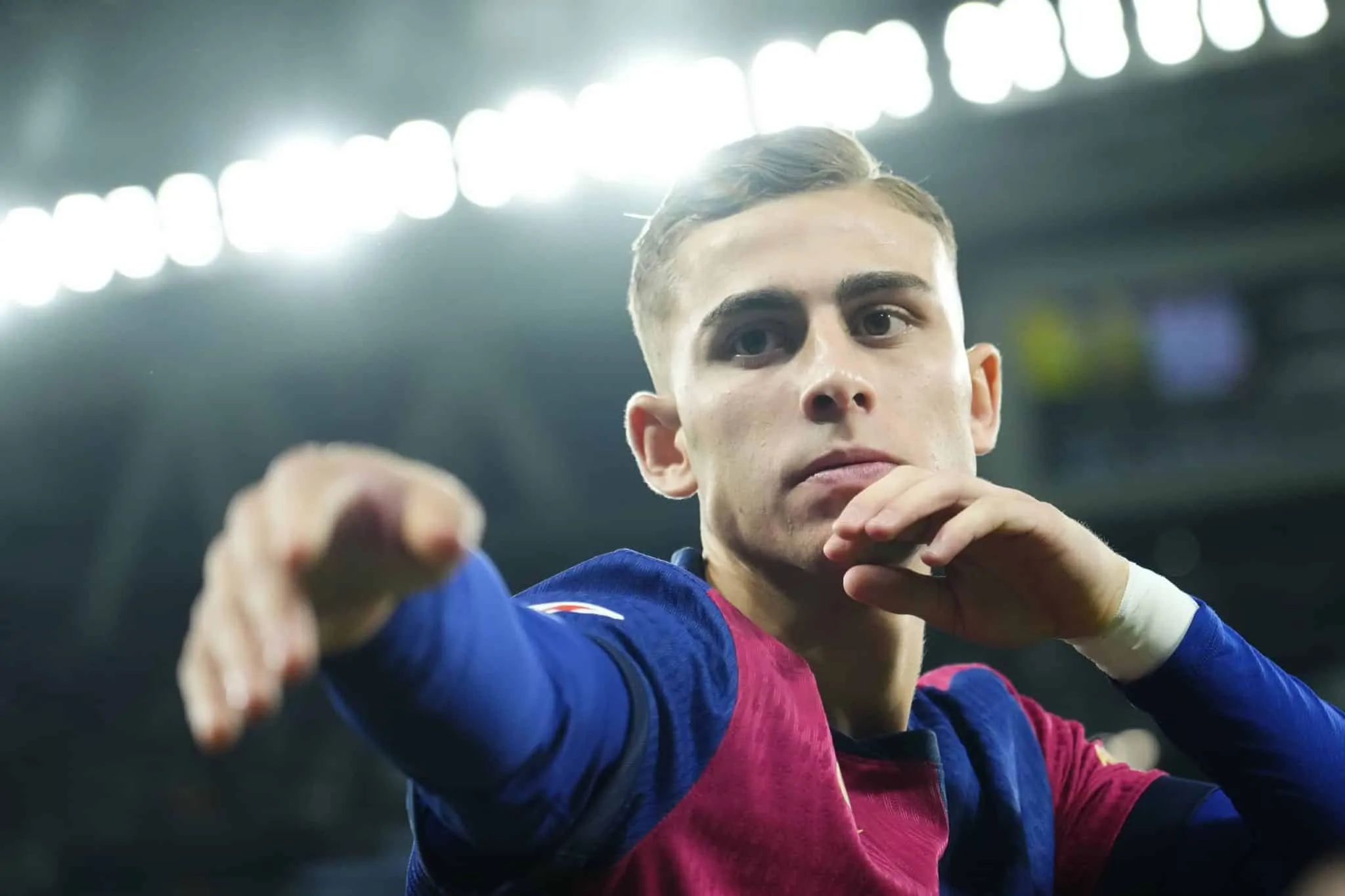 Press&atilde;o sobe e Barcelona vive indefini&ccedil;&atilde;o em negocia&ccedil;&atilde;o com o Chelsea por joia de R$ 315 milh&otilde;es