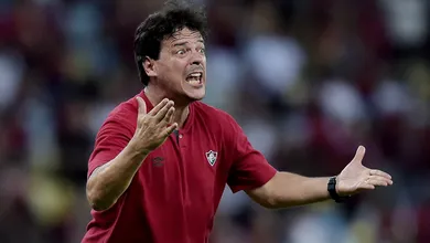 &lsquo;Sou o maior respons&aacute;vel&rsquo;: Diniz admite m&aacute; atua&ccedil;&atilde;o do Fluminense em derrota para o Flamengo