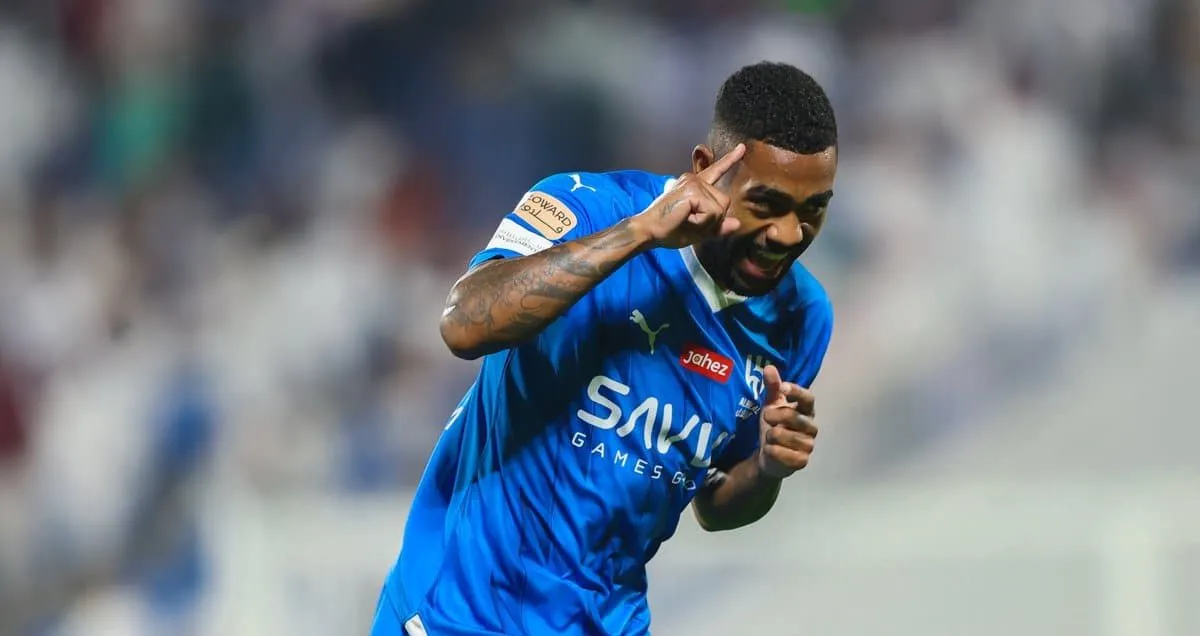 Brasileiros brilham na Ar&aacute;bia: tripleta de Malcom e gola&ccedil;o de Coronado