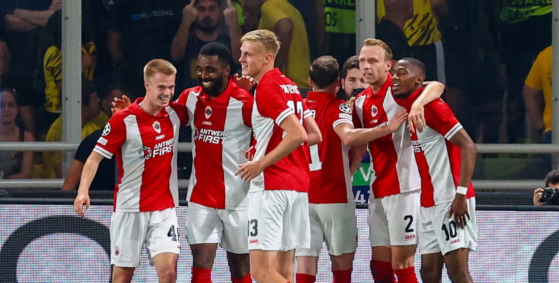 Royal Antwerp ser&aacute; novidade na Champions e PSV chega com moral ao atropelar