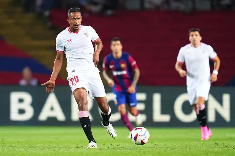 Fernando, do Sevilla, &eacute; a bola da vez para o meio de campo do Cruzeiro