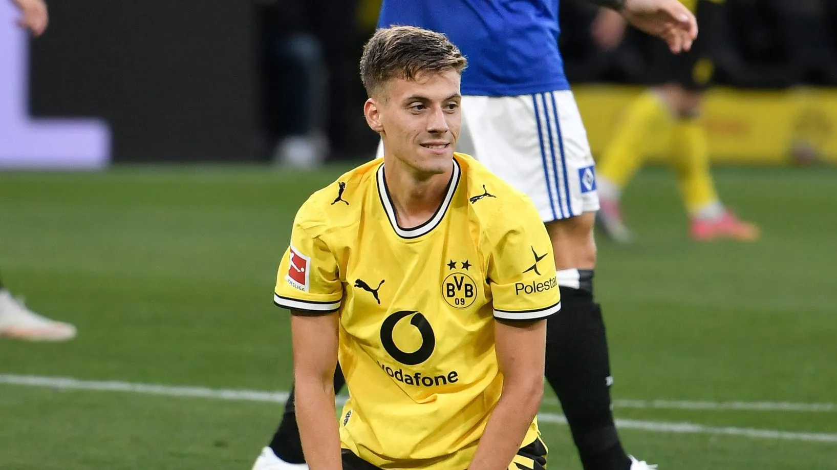 Velho conhecido e joia do Arsenal: Dortmund avalia op&ccedil;&otilde;es ap&oacute;s grave les&atilde;o de  Konstantelias