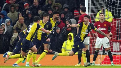 Manchester United n&atilde;o v&ecirc; a cor da bola e leva 3 a 0 do Bournemouth (fora o baile)