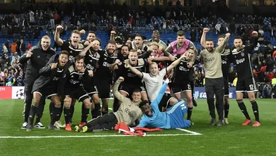 &Eacute; de arrepiar a energia do Ajax durante a comemora&ccedil;&atilde;o de seu &eacute;pico em Madri