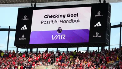 Posi&ccedil;&atilde;o da Premier League sobre o VAR d&aacute; forte recado aos inimigos da tecnologia