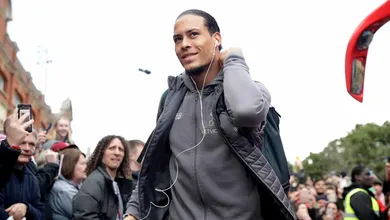 Efetiva&ccedil;&atilde;o de Solskjaer no Manchester United faz Virgil van Dijk ter que mudar de casa