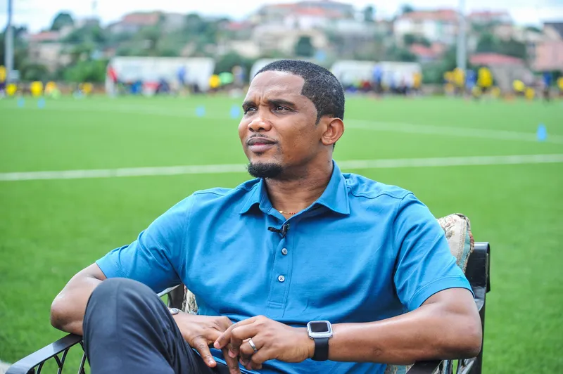 Durante seis meses, Samuel Eto'o n&atilde;o poder&aacute; assistir aos jogos de Camar&otilde;es no est&aacute;dio