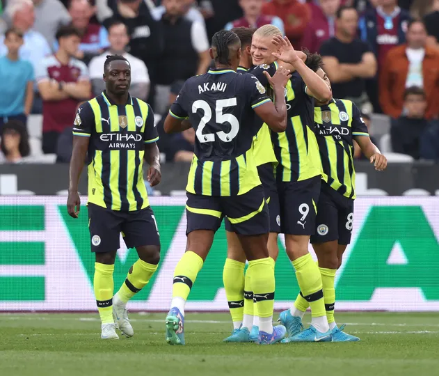Haaland comemora mais um gol do Manchester City em vit&oacute;ria sobre o West Ham