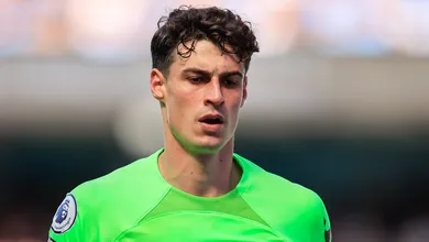 Sem Real Madrid, Kepa pode trocar Chelsea por coadjuvante na Premier League
