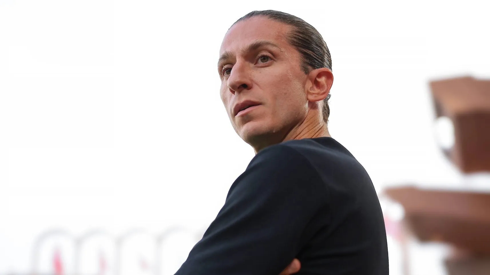 N&atilde;o &eacute; s&oacute; Balogun: Filipe Lu&iacute;s deve perder defensor experiente no Monaco na reta final do mercado